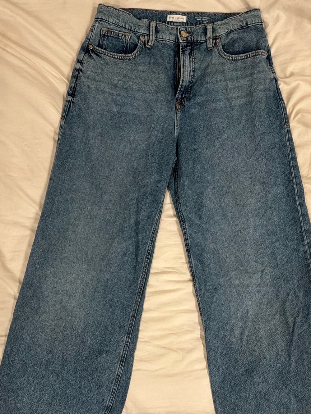 Good American Wide-Leg Jeans in Medium Blue Wash